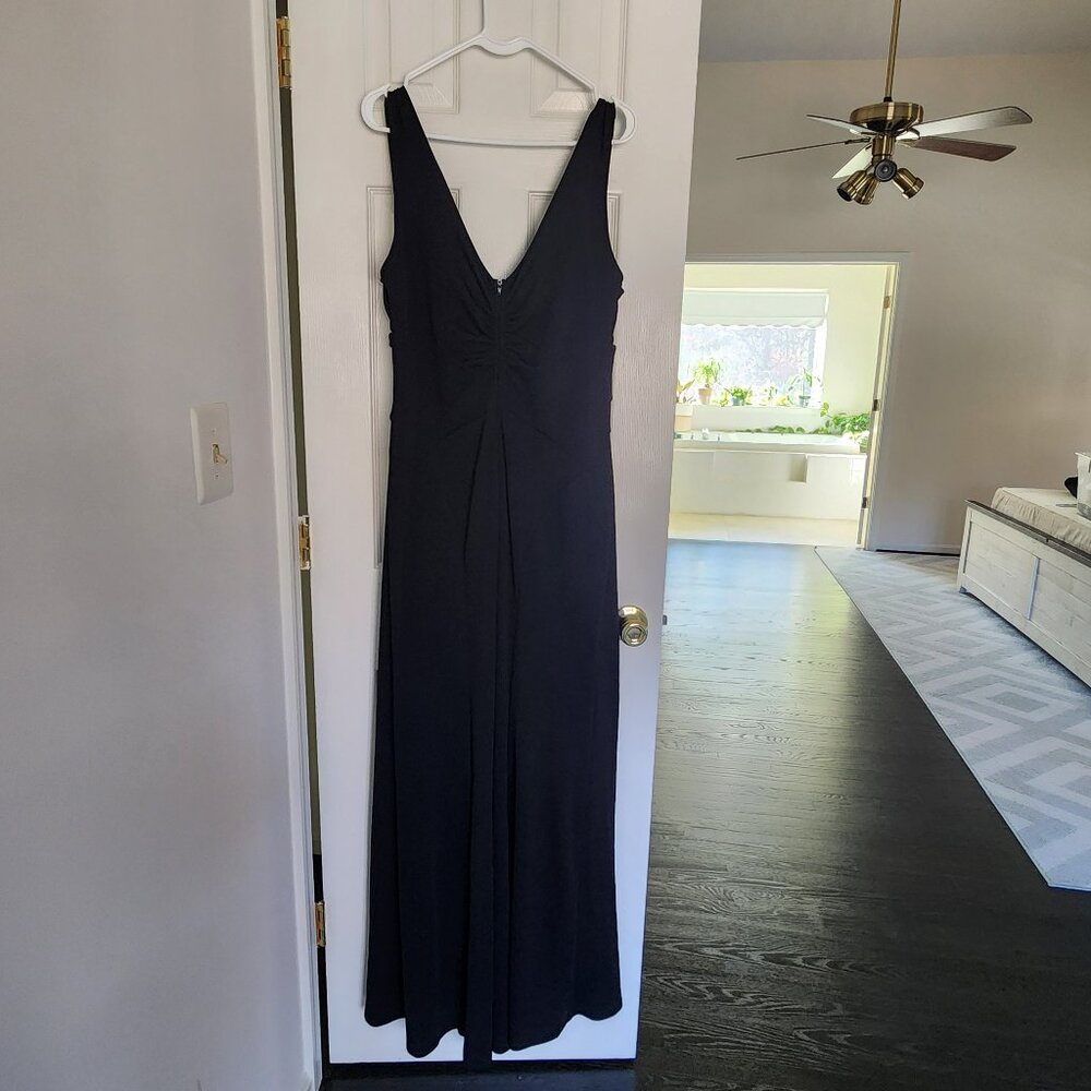Black SleevelessV-neck Gown with Dramatic Front Leg Slit | XXL - Picture 2 of 7